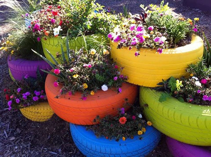 ghiveci de flori construite din anvelopa
